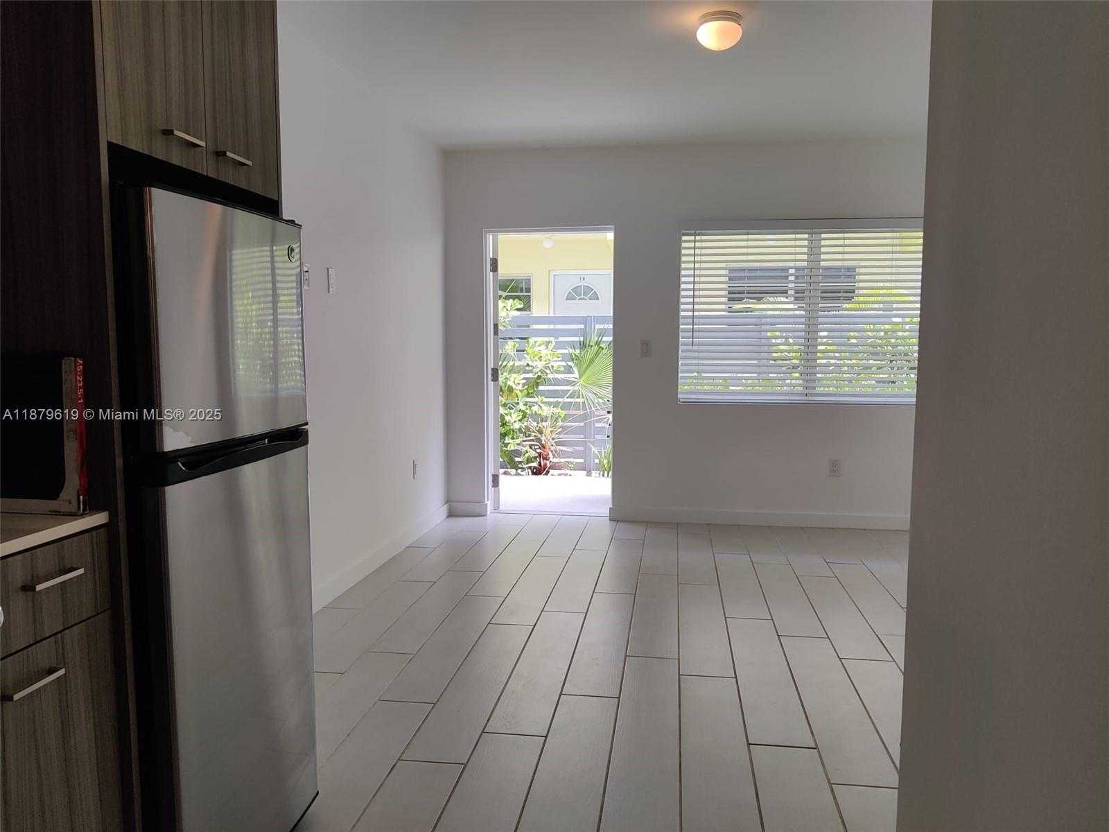 Small Image of Miami Beach Number 21