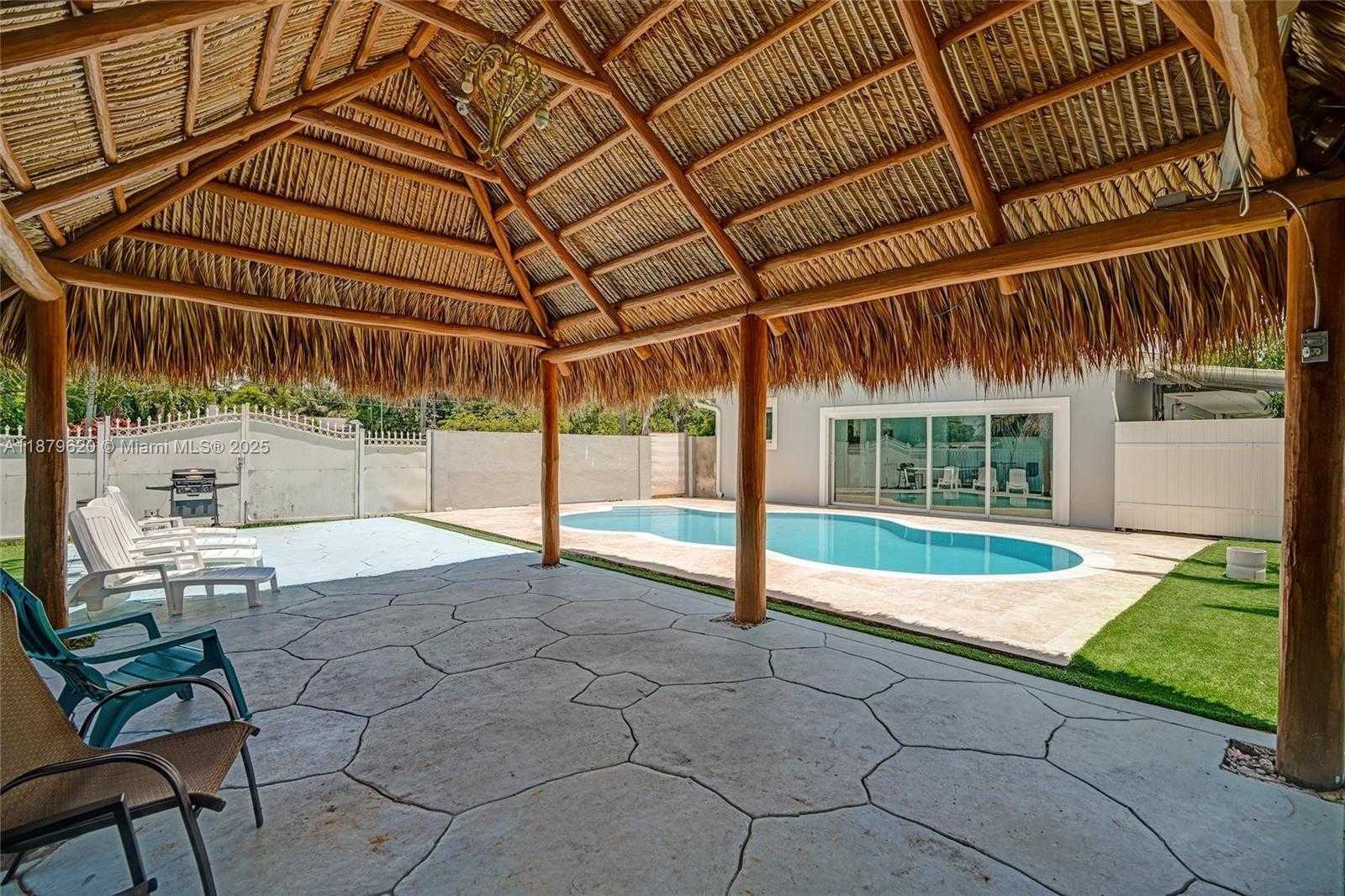 Small Image of 16000 NORTH MIAMI AVE, Miami Number 10