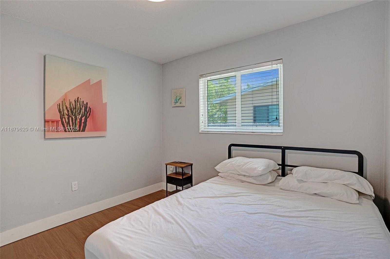 Small Image of 16000 NORTH MIAMI AVE, Miami Number 25