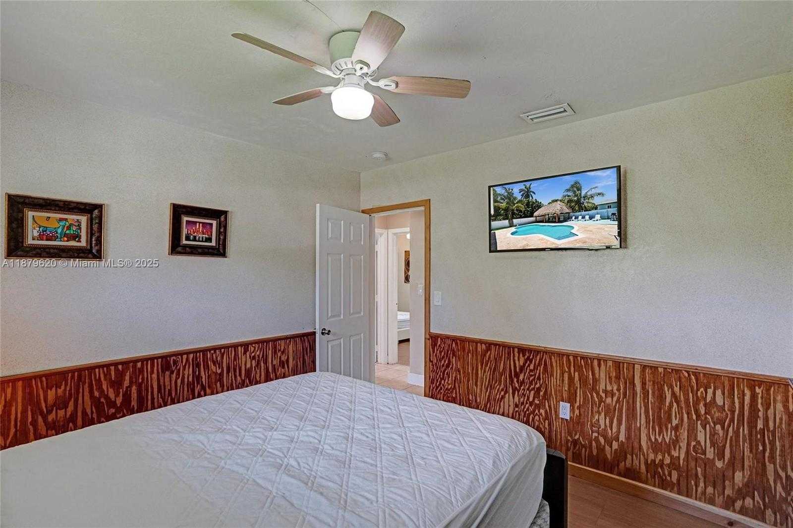 Small Image of 16000 NORTH MIAMI AVE, Miami Number 28