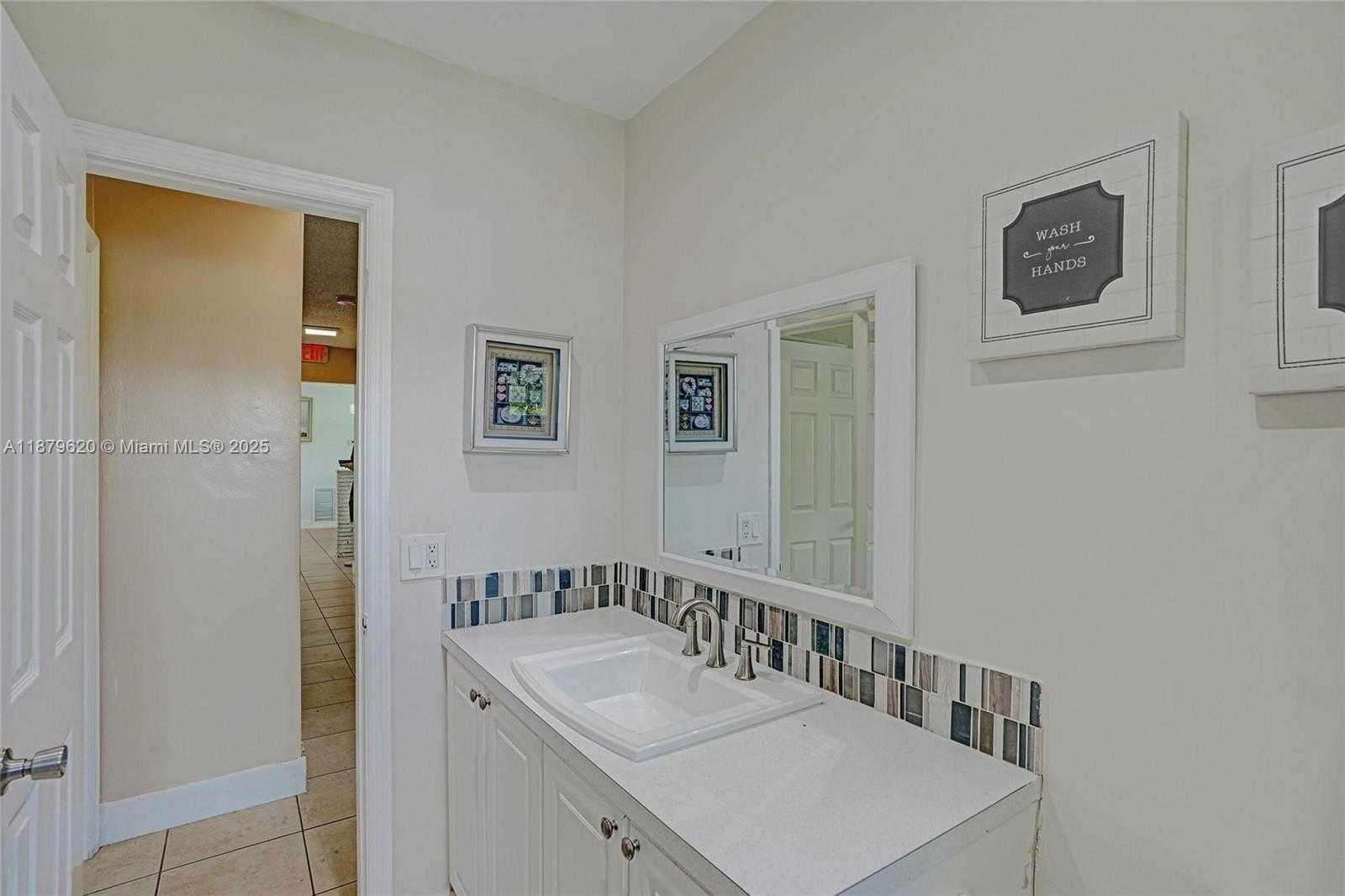 Small Image of 16000 NORTH MIAMI AVE, Miami Number 31