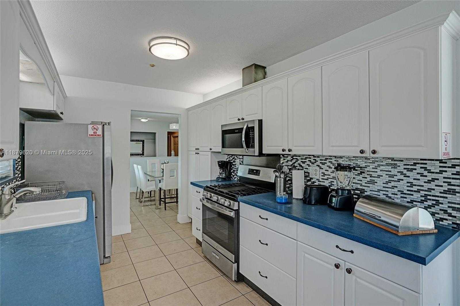 Small Image of 16000 NORTH MIAMI AVE, Miami Number 35