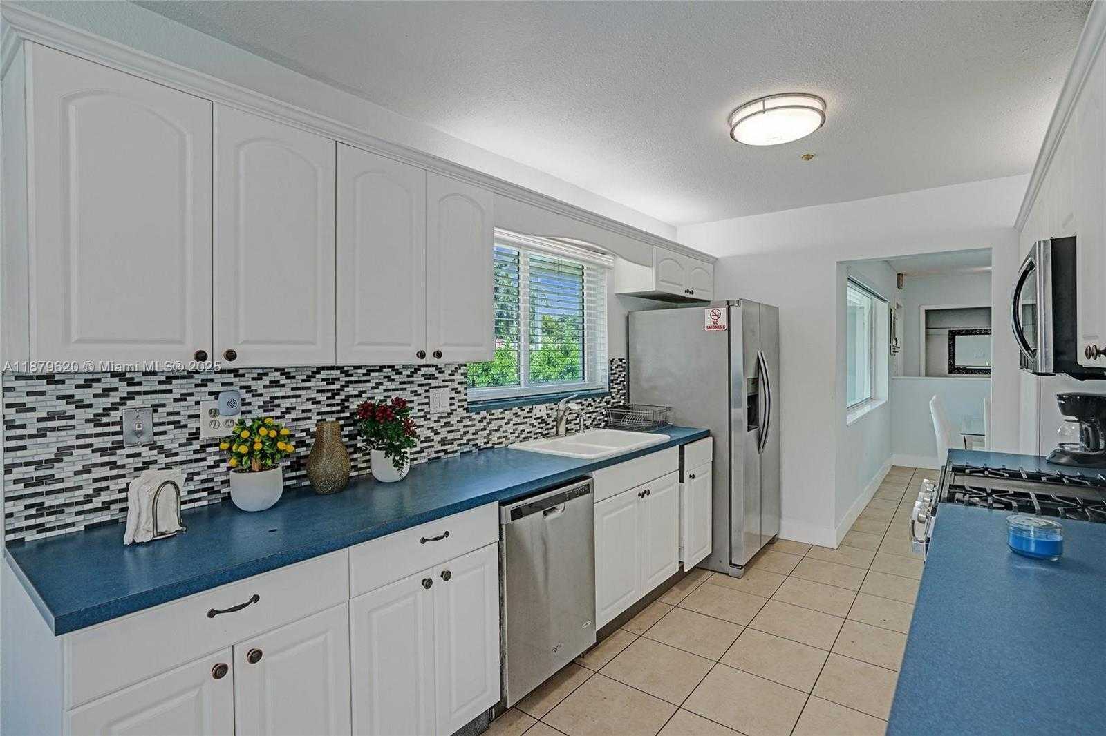 Small Image of 16000 NORTH MIAMI AVE, Miami Number 36