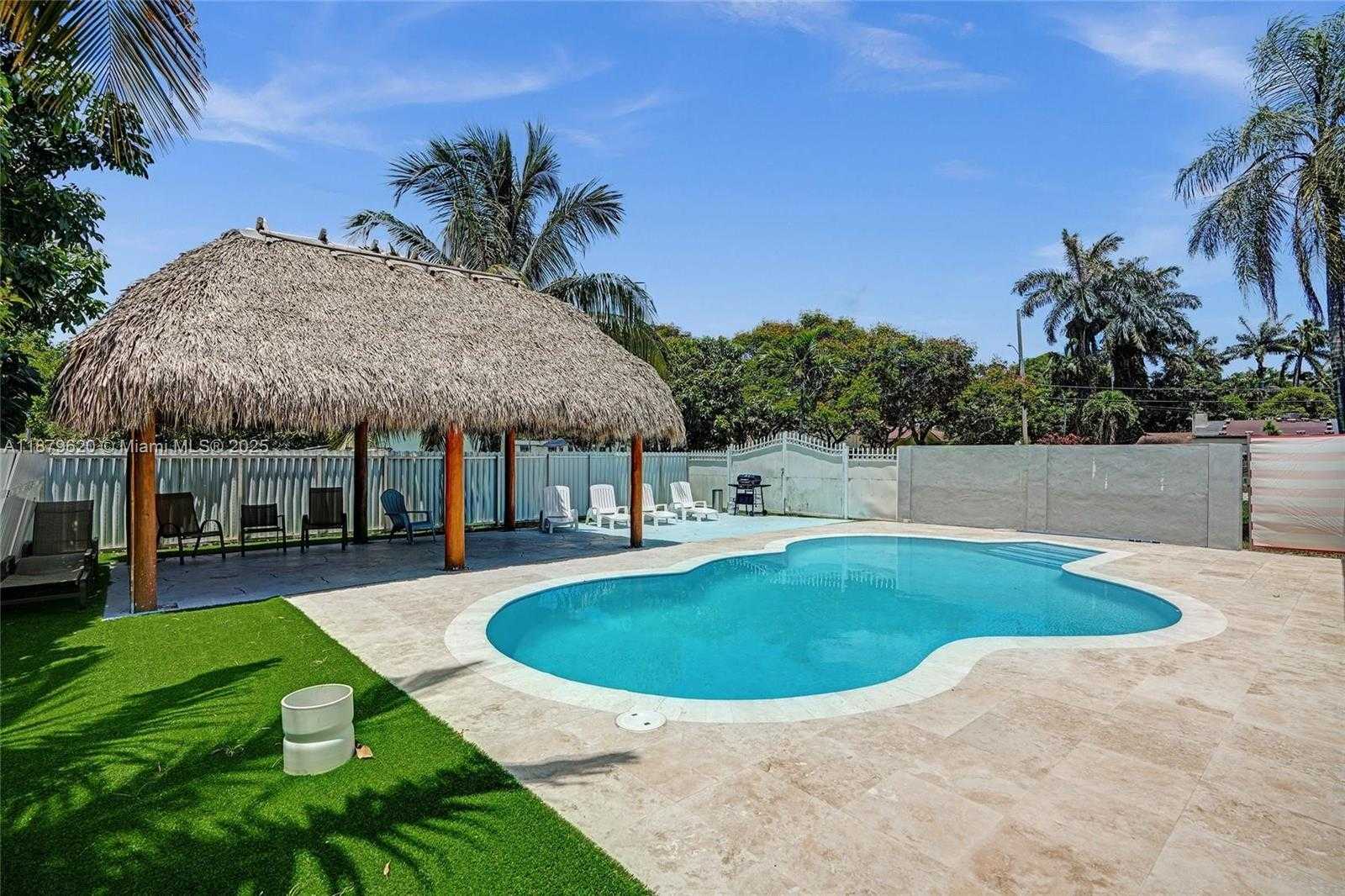 Small Image of 16000 NORTH MIAMI AVE, Miami Number 44