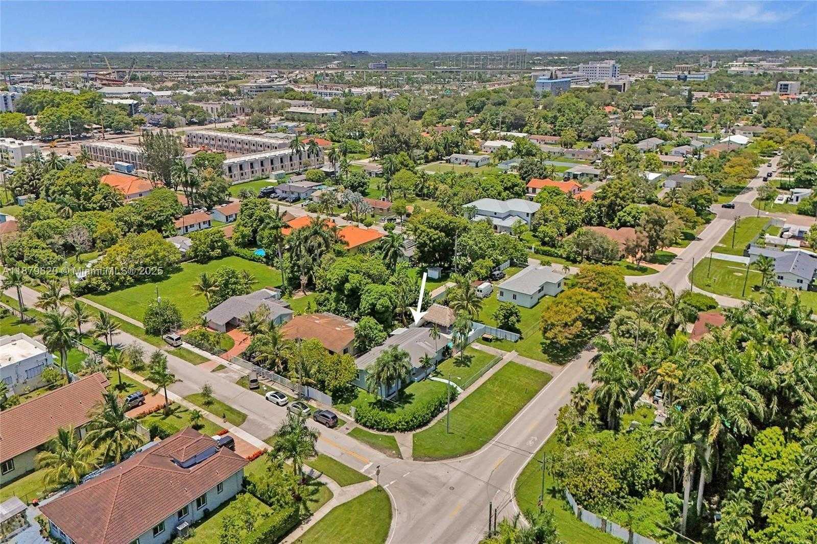 Small Image of 16000 NORTH MIAMI AVE, Miami Number 49