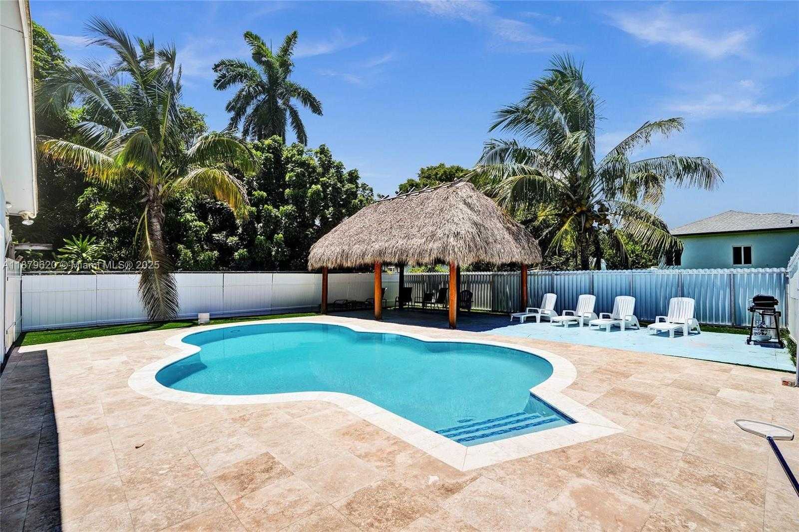 Small Image of 16000 NORTH MIAMI AVE, Miami Number 5