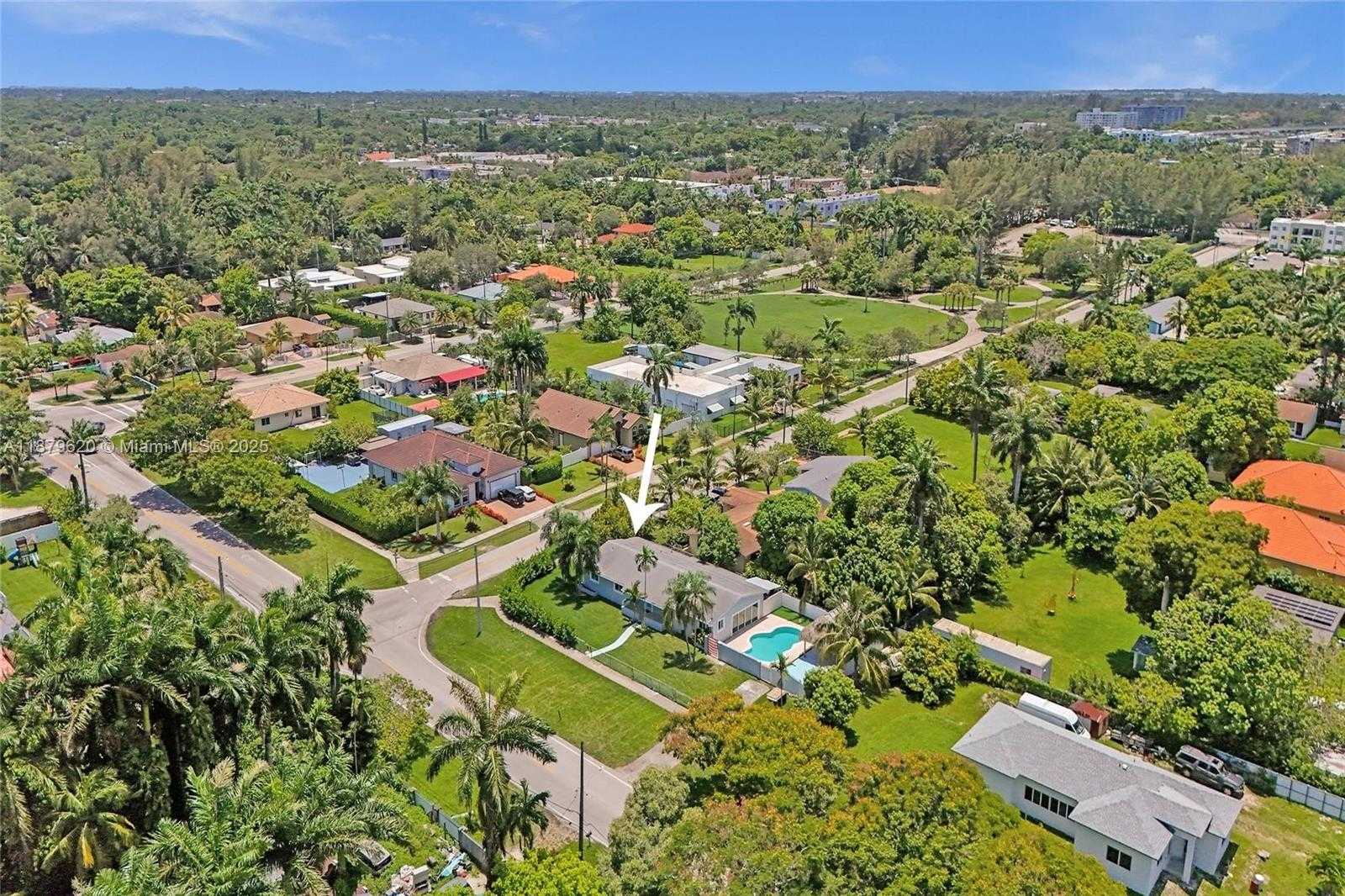 Small Image of 16000 NORTH MIAMI AVE, Miami Number 50