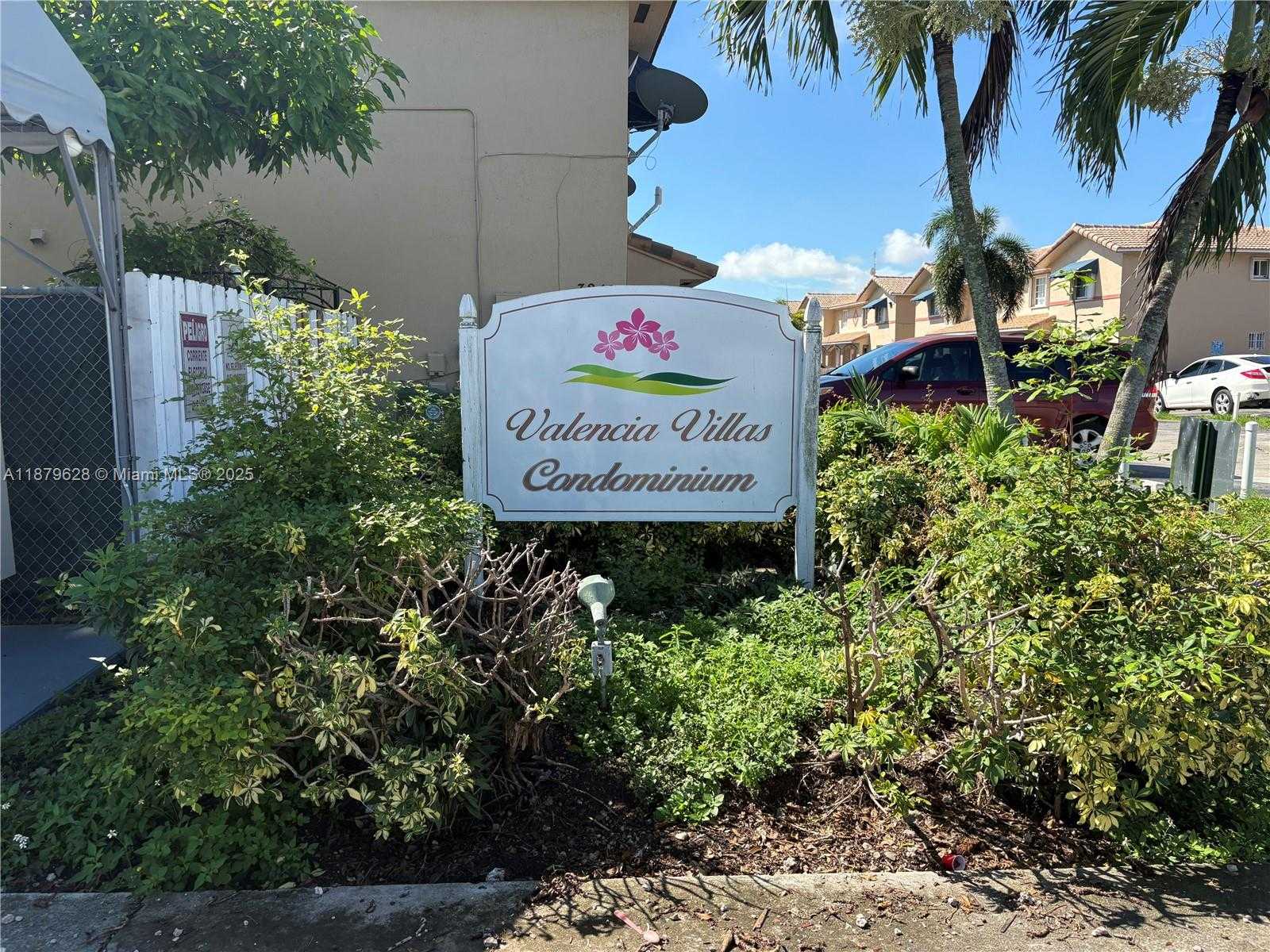 Small Image of 3252 WEST 70TH ST #202, Hialeah Number 12