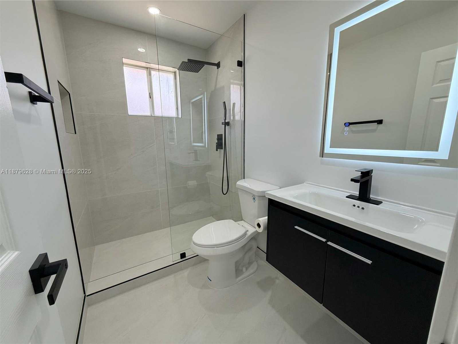 Small Image of 3252 WEST 70TH ST #202, Hialeah Number 8