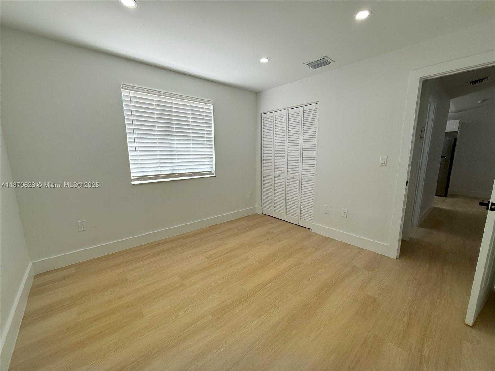 Small Image of 3252 WEST 70TH ST #202, Hialeah Number 9