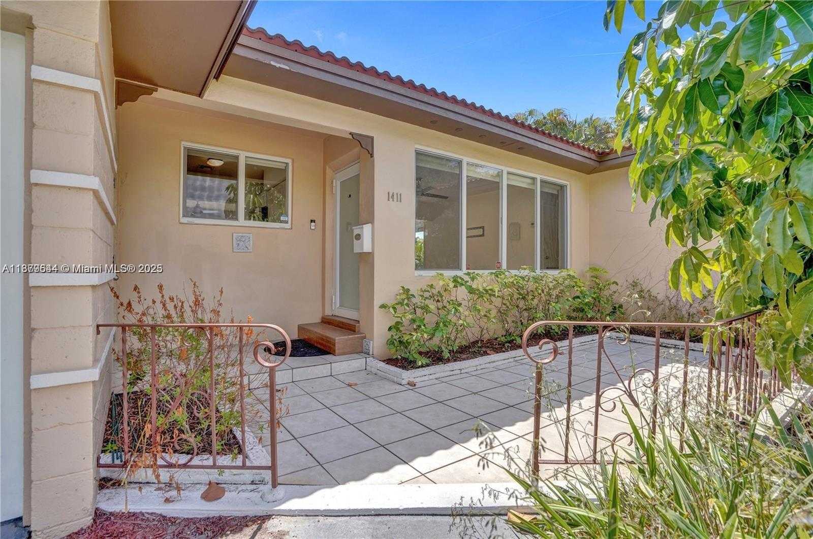 Small Image of 1411 NORTH 16TH CT, Hollywood Number 12