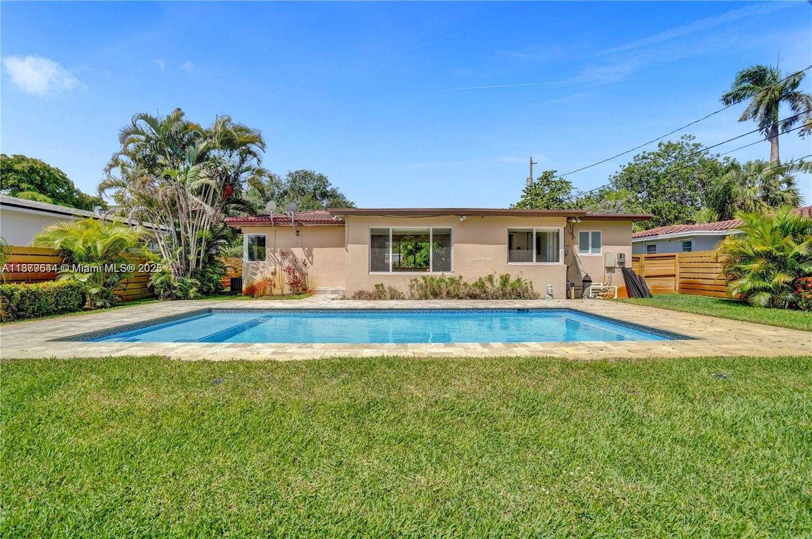 Small Image of 1411 NORTH 16TH CT, Hollywood Number 13