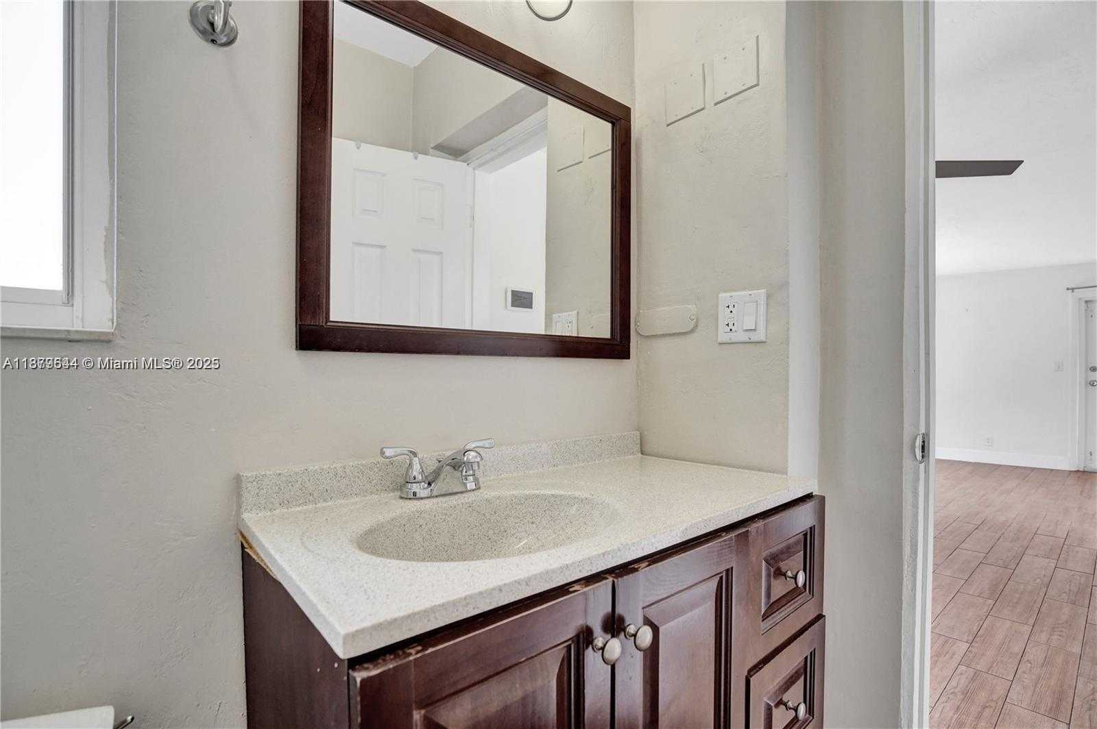Small Image of 1411 NORTH 16TH CT, Hollywood Number 16