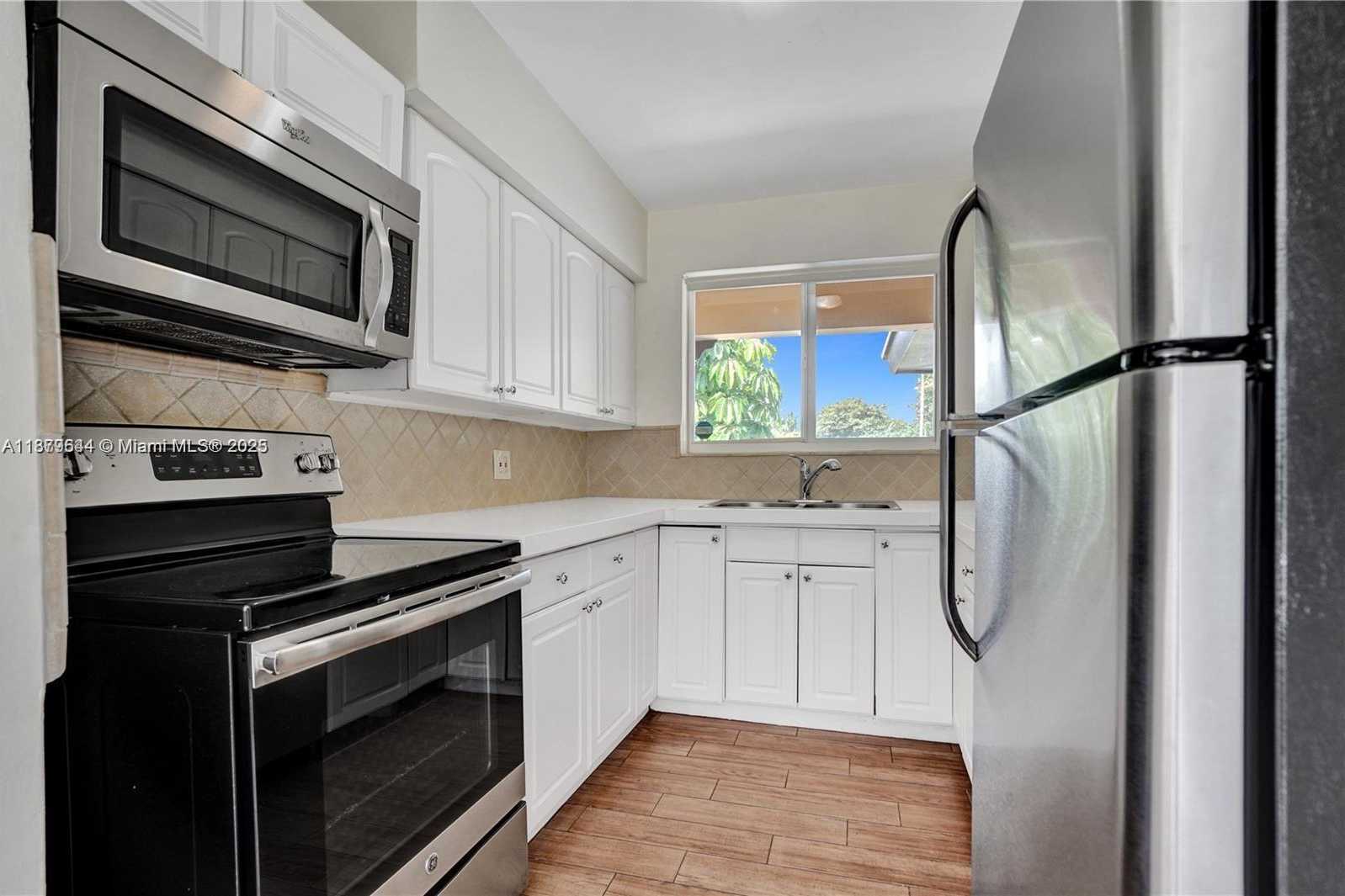 Small Image of 1411 NORTH 16TH CT, Hollywood Number 19