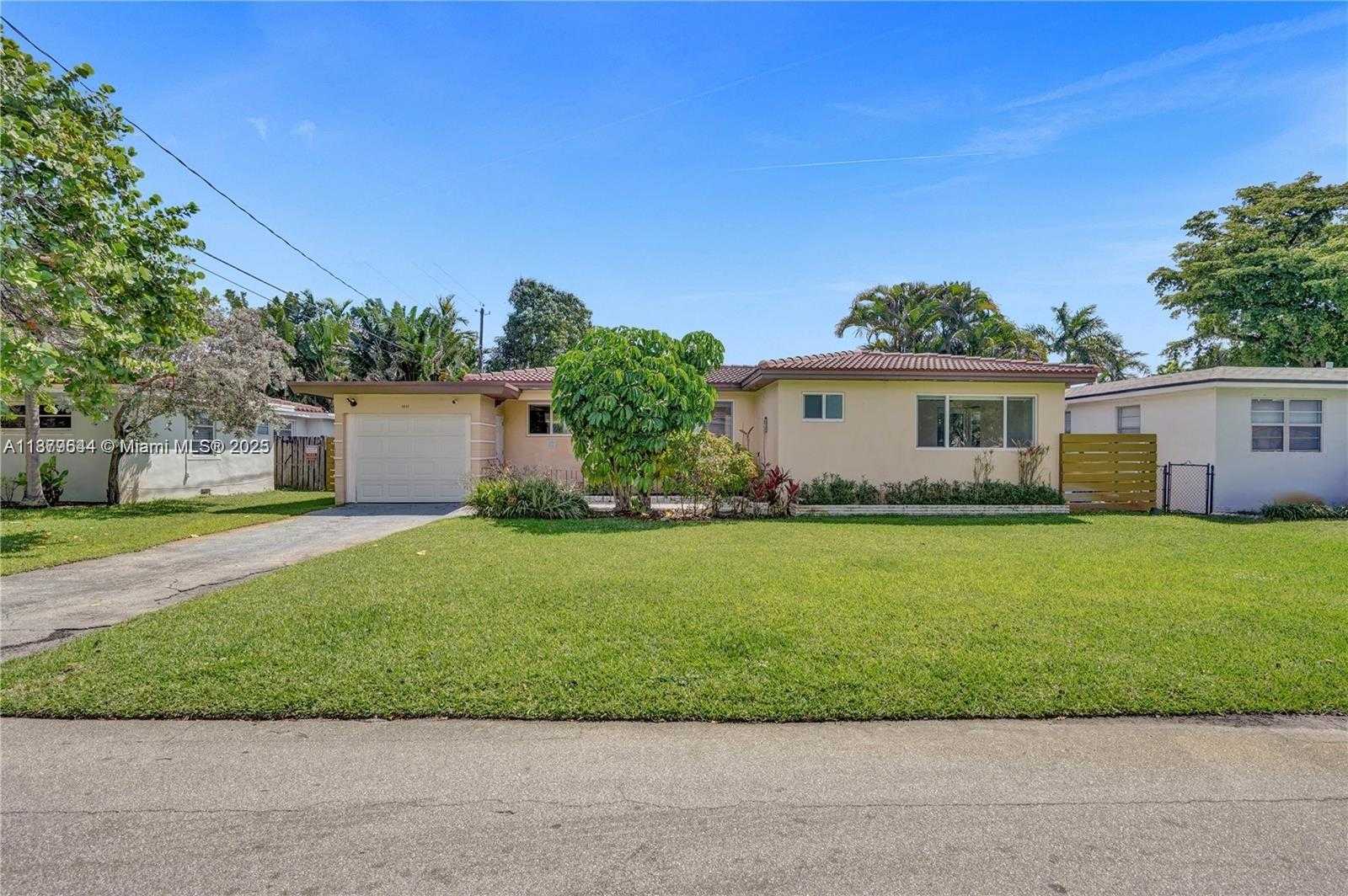 Small Image of 1411 NORTH 16TH CT, Hollywood Number 2
