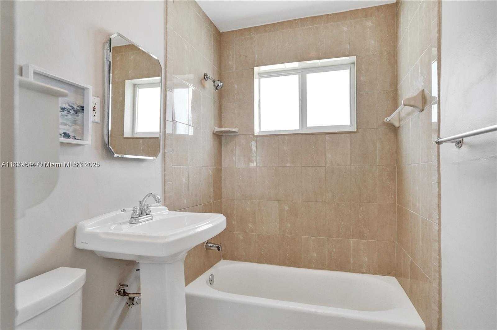 Small Image of 1411 NORTH 16TH CT, Hollywood Number 22