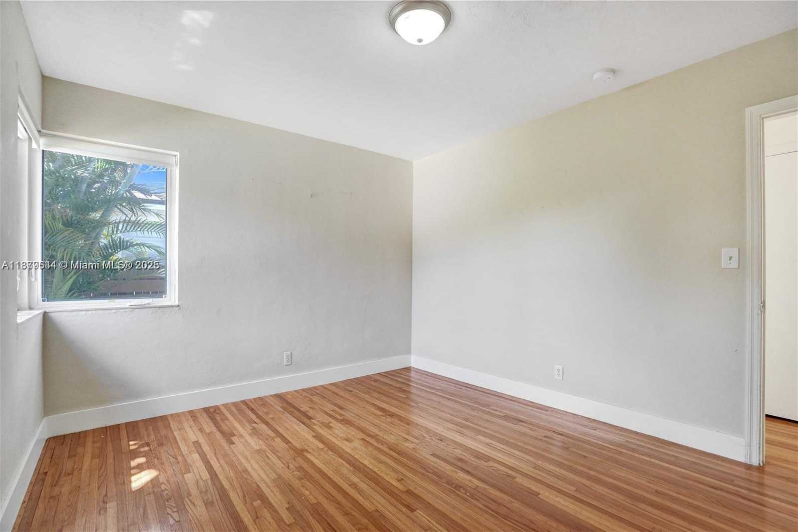 Small Image of 1411 NORTH 16TH CT, Hollywood Number 24