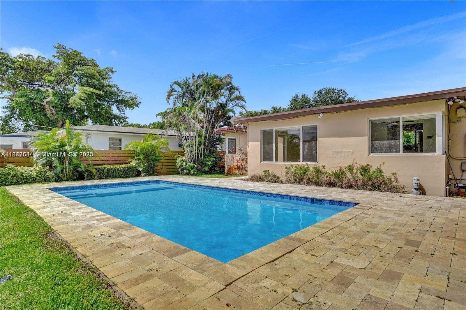 Small Image of 1411 NORTH 16TH CT, Hollywood Number 3