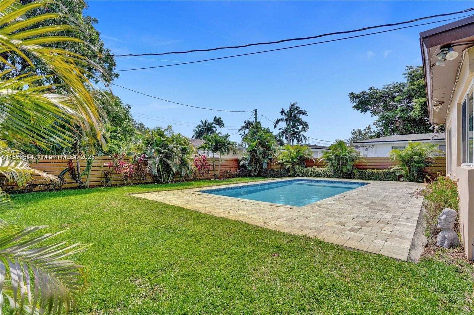 Small Image of 1411 NORTH 16TH CT, Hollywood Number 4