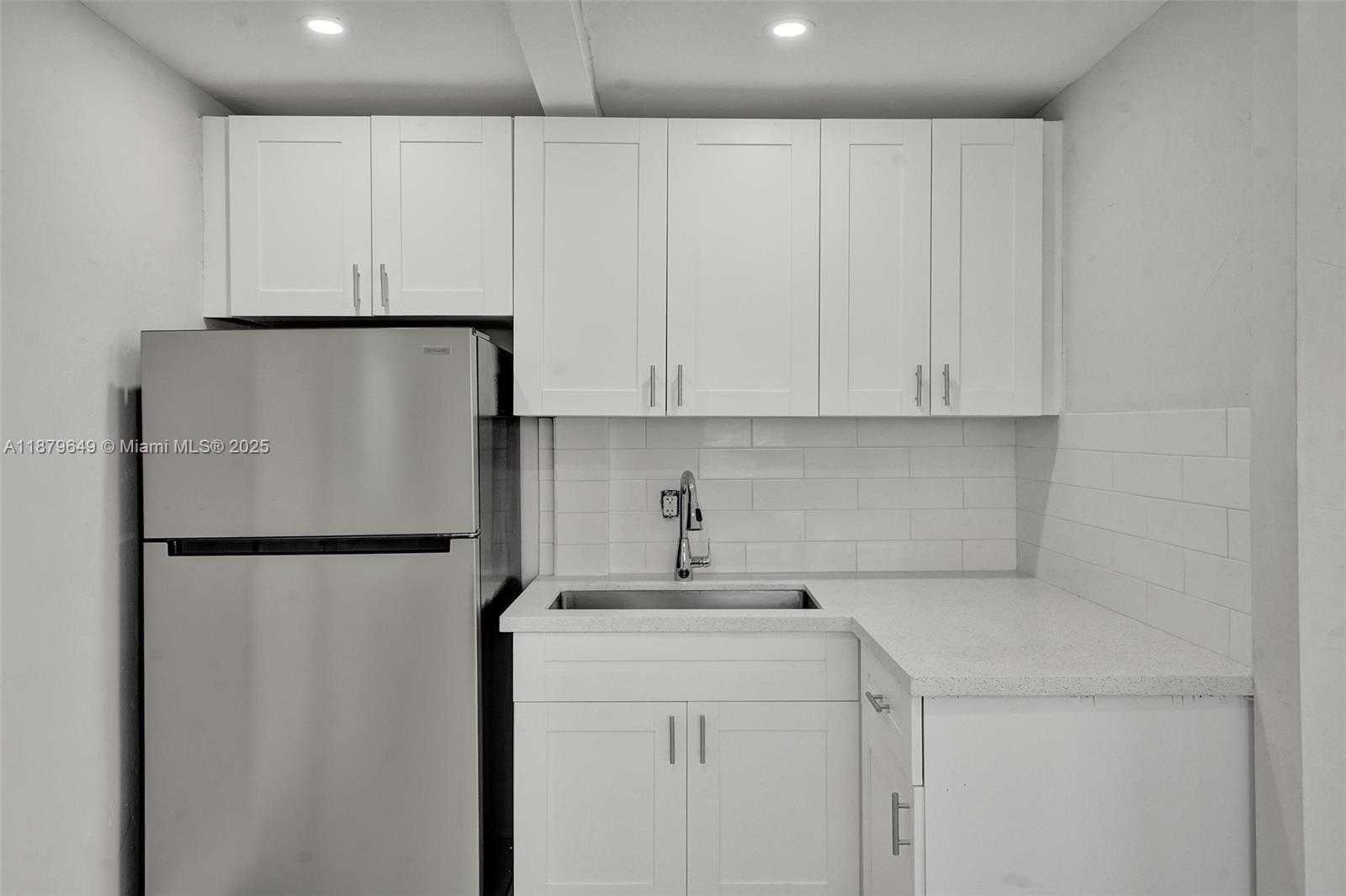 Small Image of 5657 GRANT ST #5, Hollywood Number 4