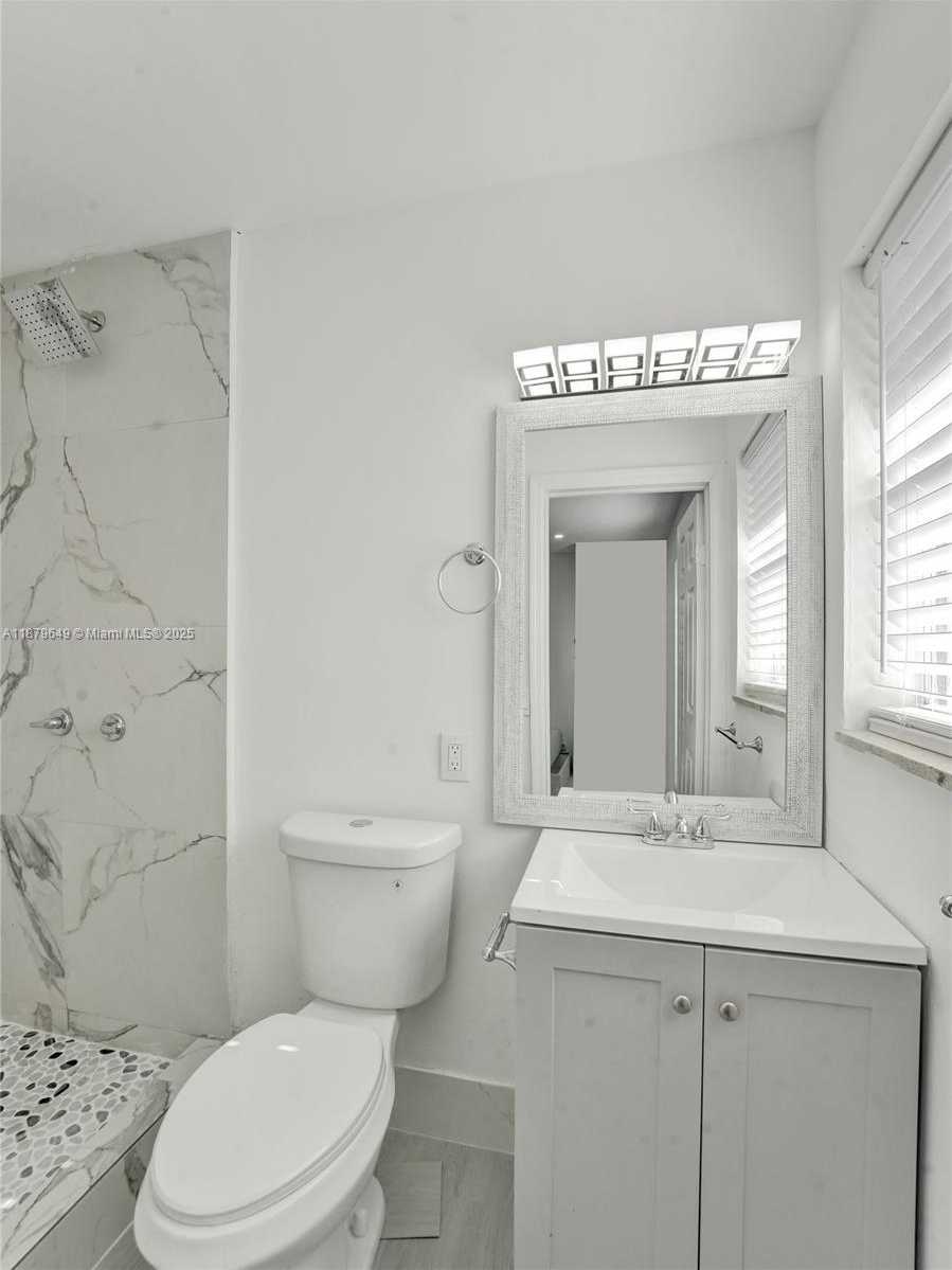 Small Image of 5657 GRANT ST #5, Hollywood Number 7