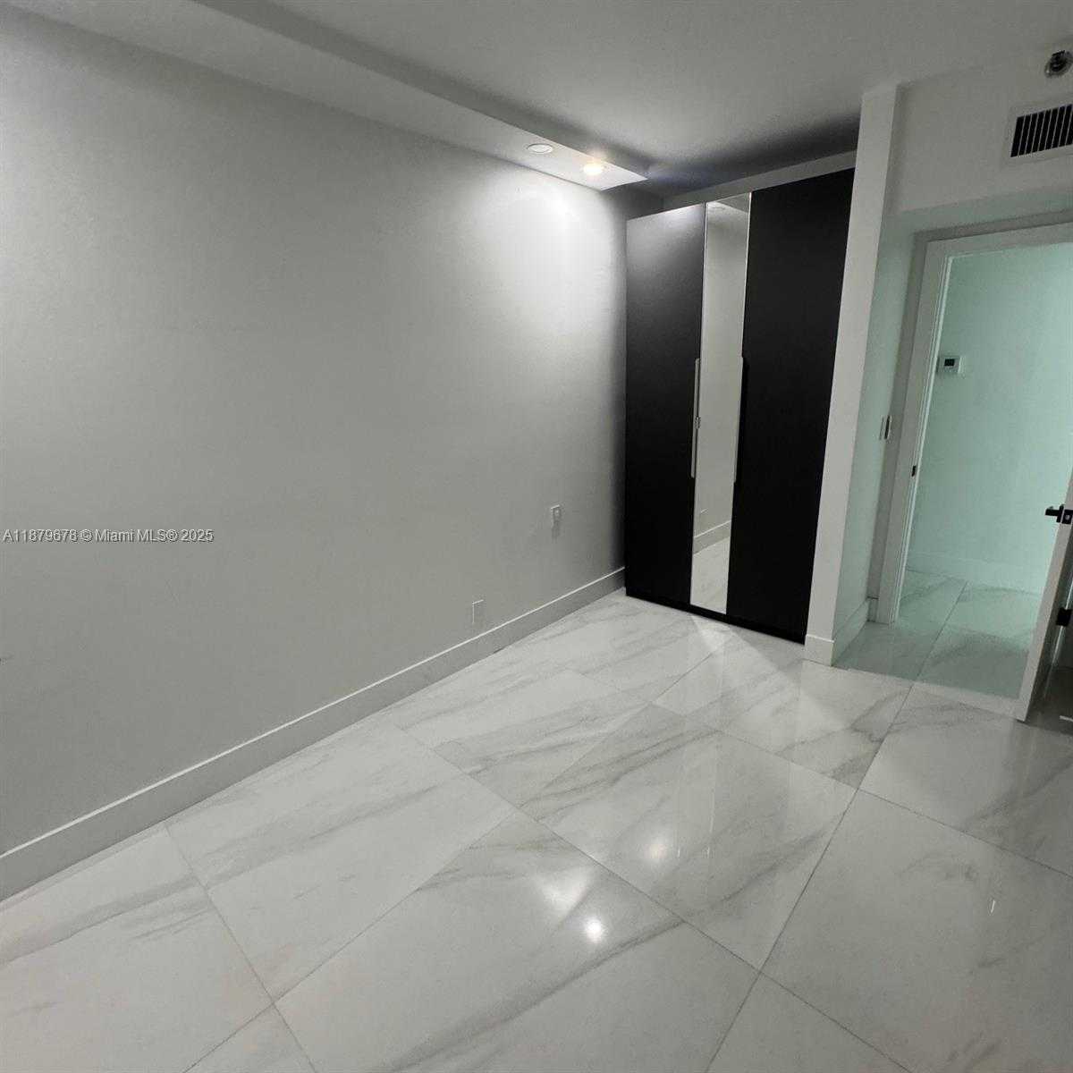 Small Image of 19355 TURNBERRY WAY #5G, Aventura Number 13