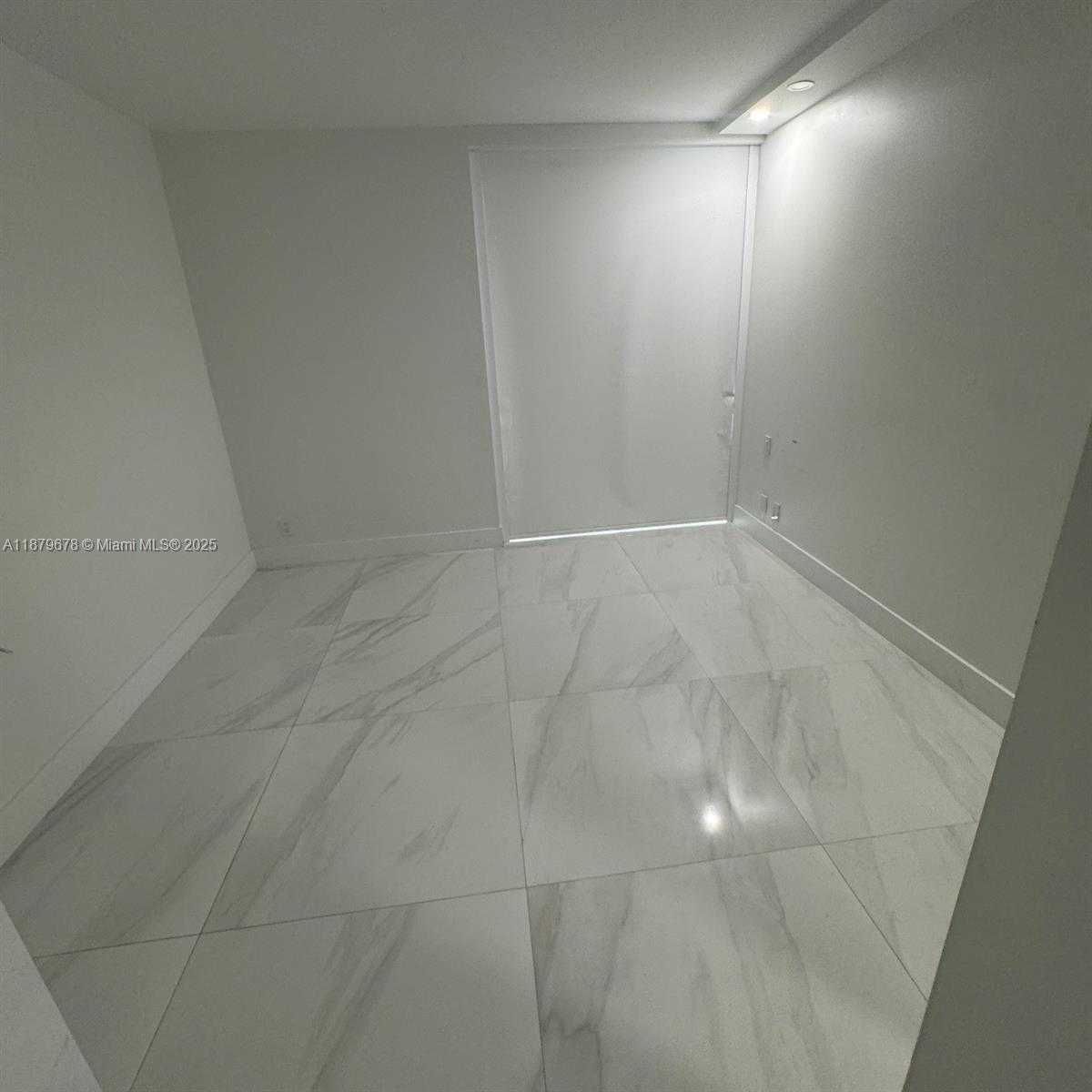 Small Image of 19355 TURNBERRY WAY #5G, Aventura Number 14