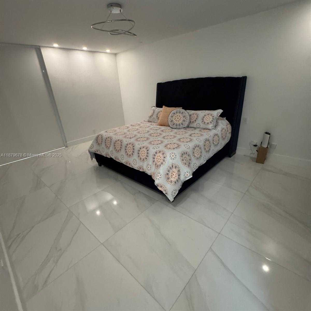 Small Image of 19355 TURNBERRY WAY #5G, Aventura Number 19
