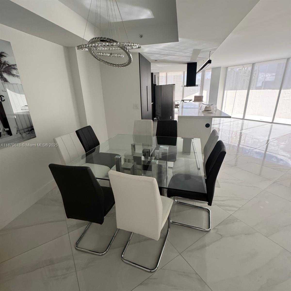 Small Image of 19355 TURNBERRY WAY #5G, Aventura Number 2