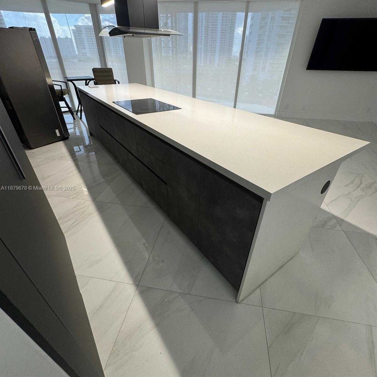 Small Image of 19355 TURNBERRY WAY #5G, Aventura Number 7