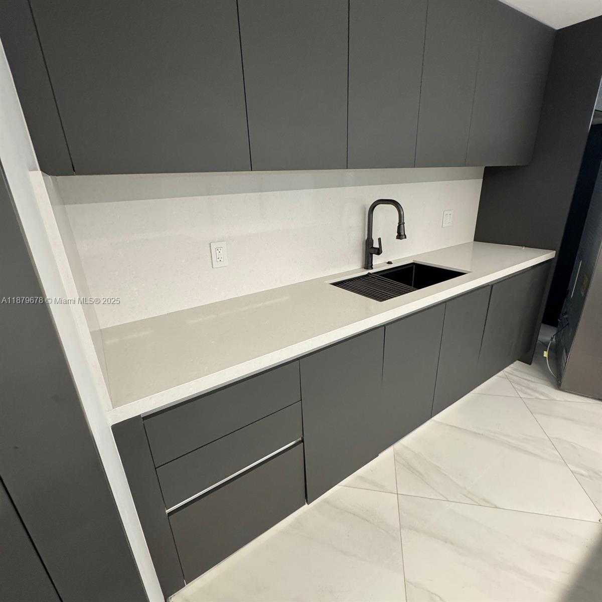 Small Image of 19355 TURNBERRY WAY #5G, Aventura Number 8