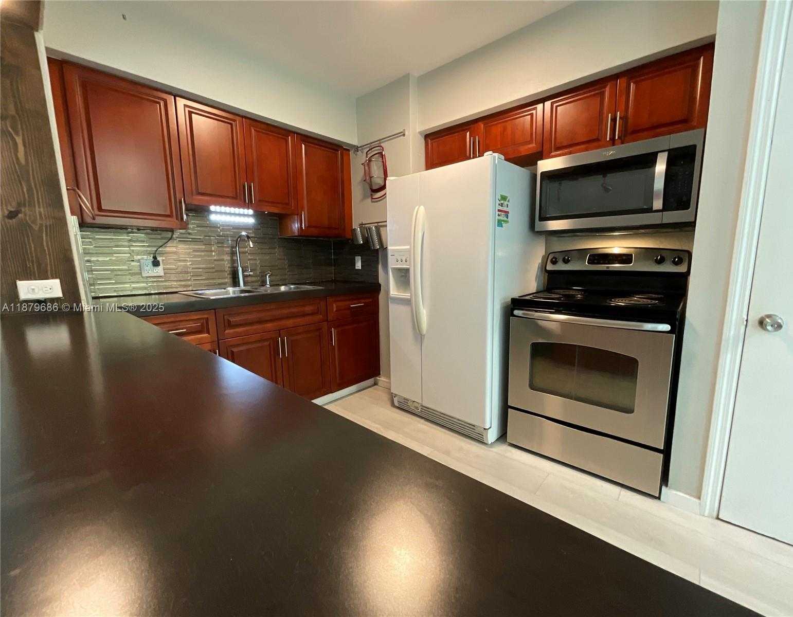Small Image of 385 NORTH WEST 129TH ST, North Miami Number 13