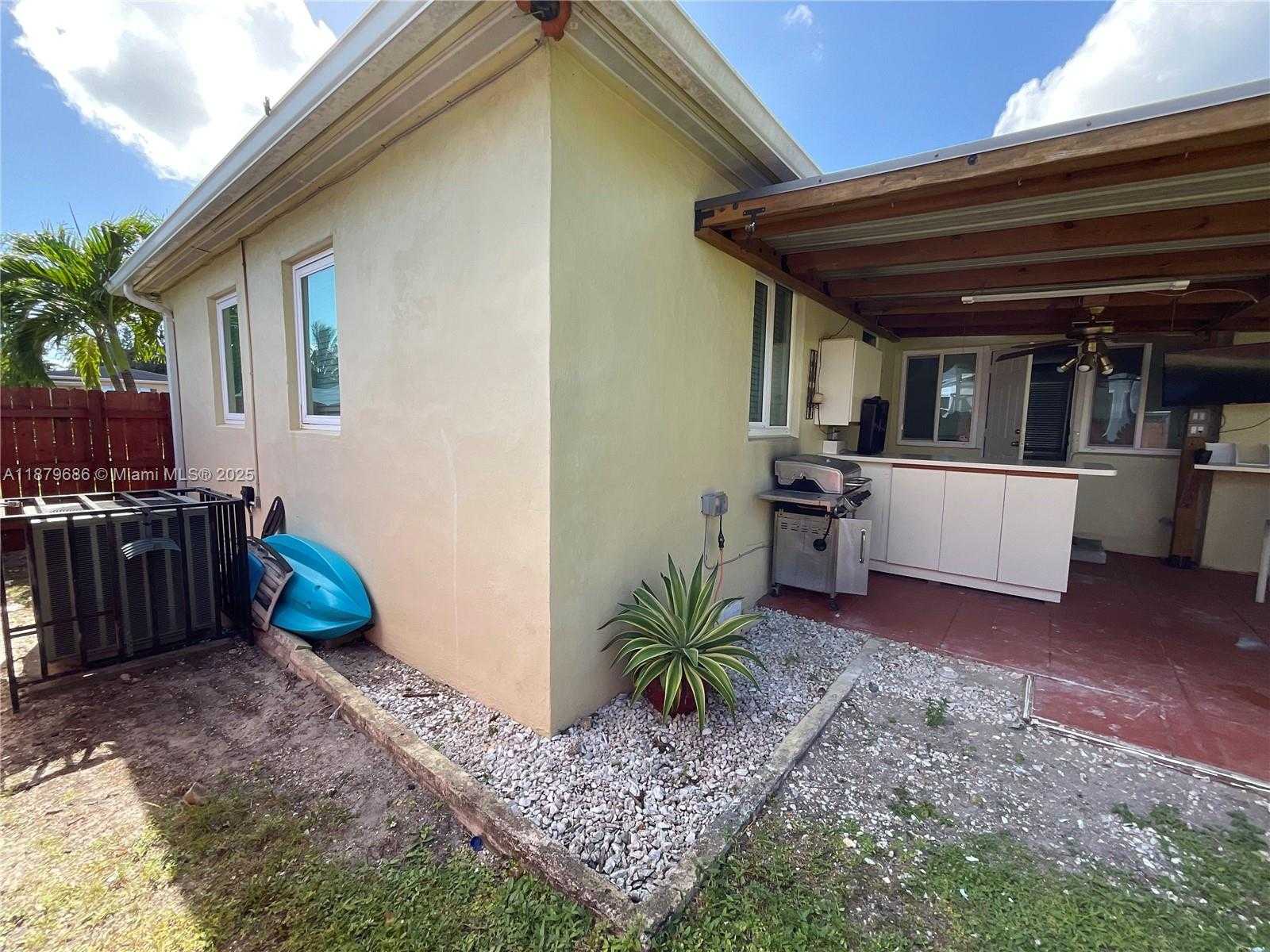 Small Image of 385 NORTH WEST 129TH ST, North Miami Number 18