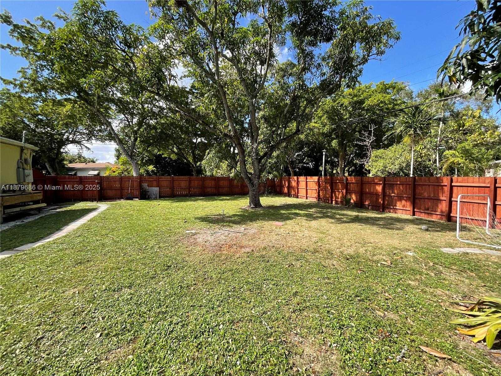Small Image of 385 NORTH WEST 129TH ST, North Miami Number 20