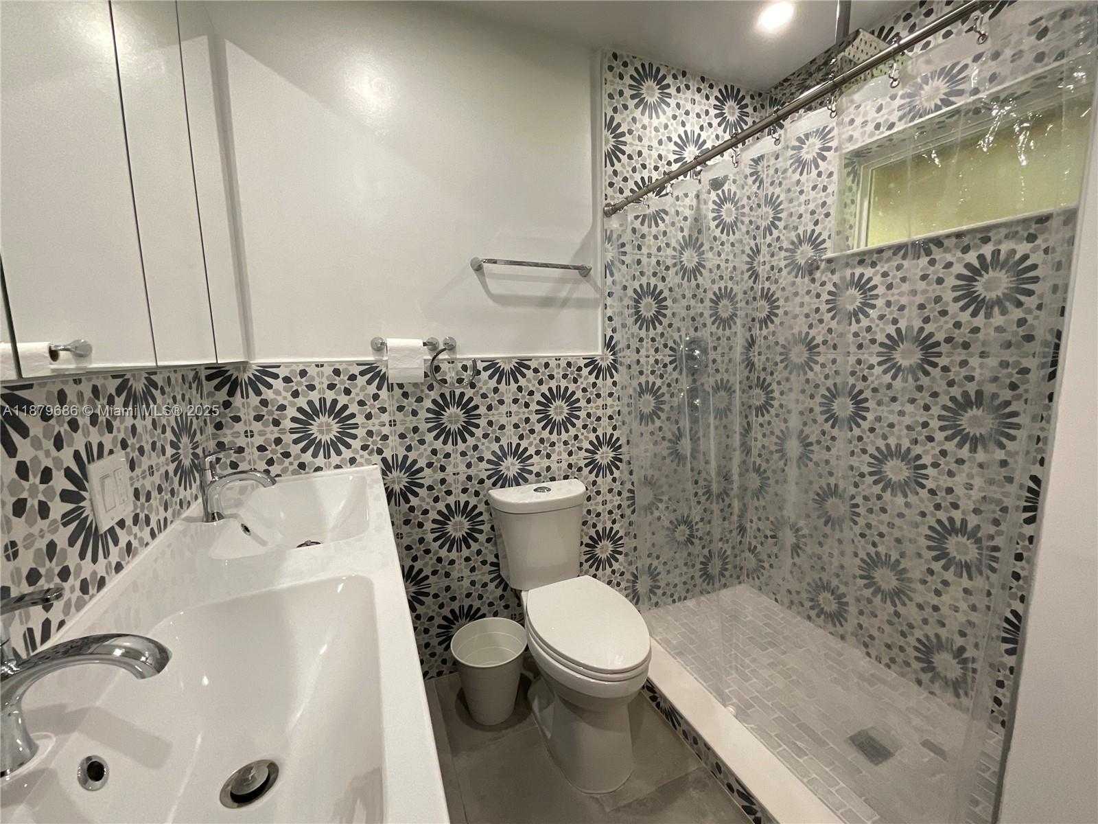 Small Image of 385 NORTH WEST 129TH ST, North Miami Number 9