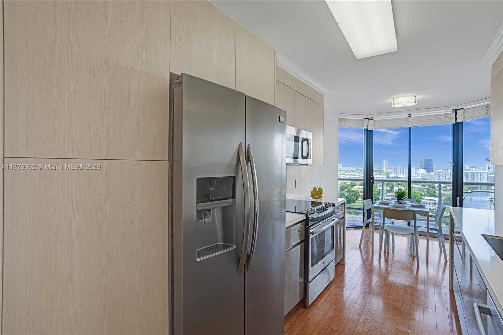 Small Image of 3640 YACHT CLUB DR #1704, Aventura Number 15