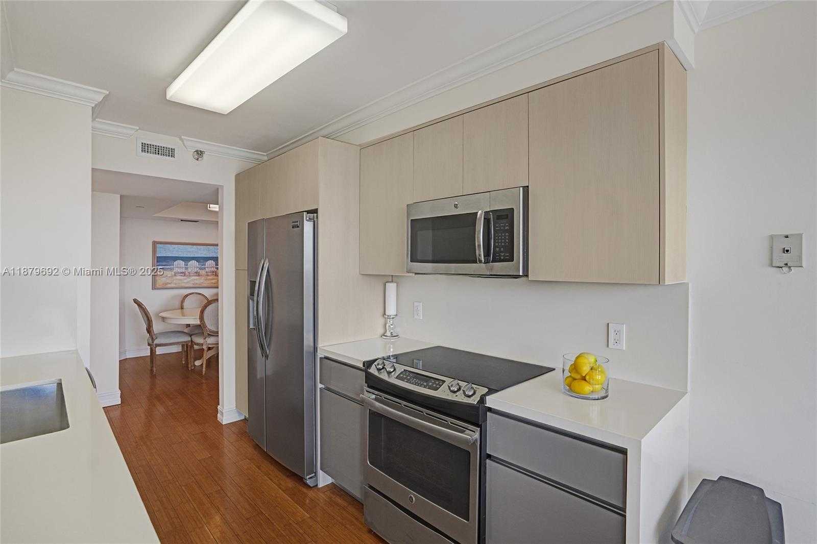 Small Image of 3640 YACHT CLUB DR #1704, Aventura Number 18