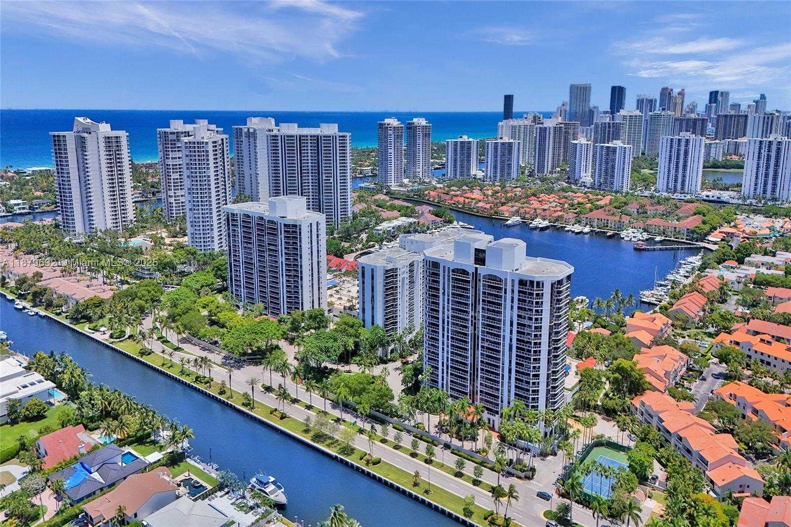 Small Image of 3640 YACHT CLUB DR #1704, Aventura Number 5