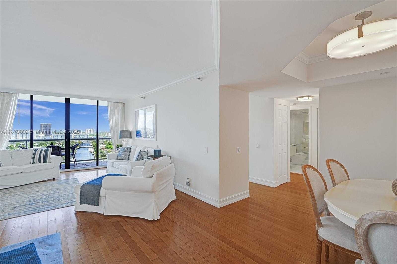 Small Image of 3640 YACHT CLUB DR #1704, Aventura Number 7