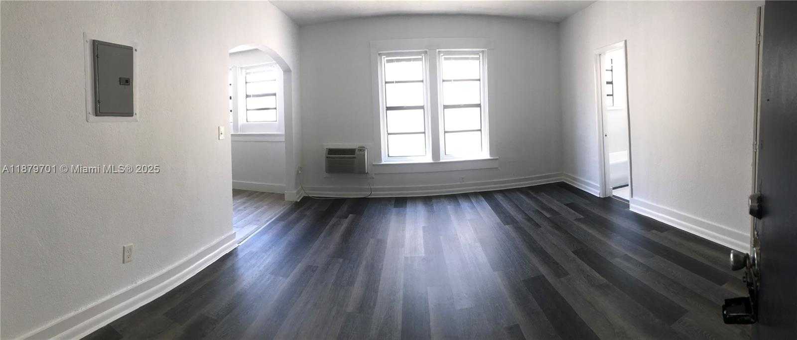 Small Image of 1319 MERIDIAN AVE #206, Miami Beach Number 2