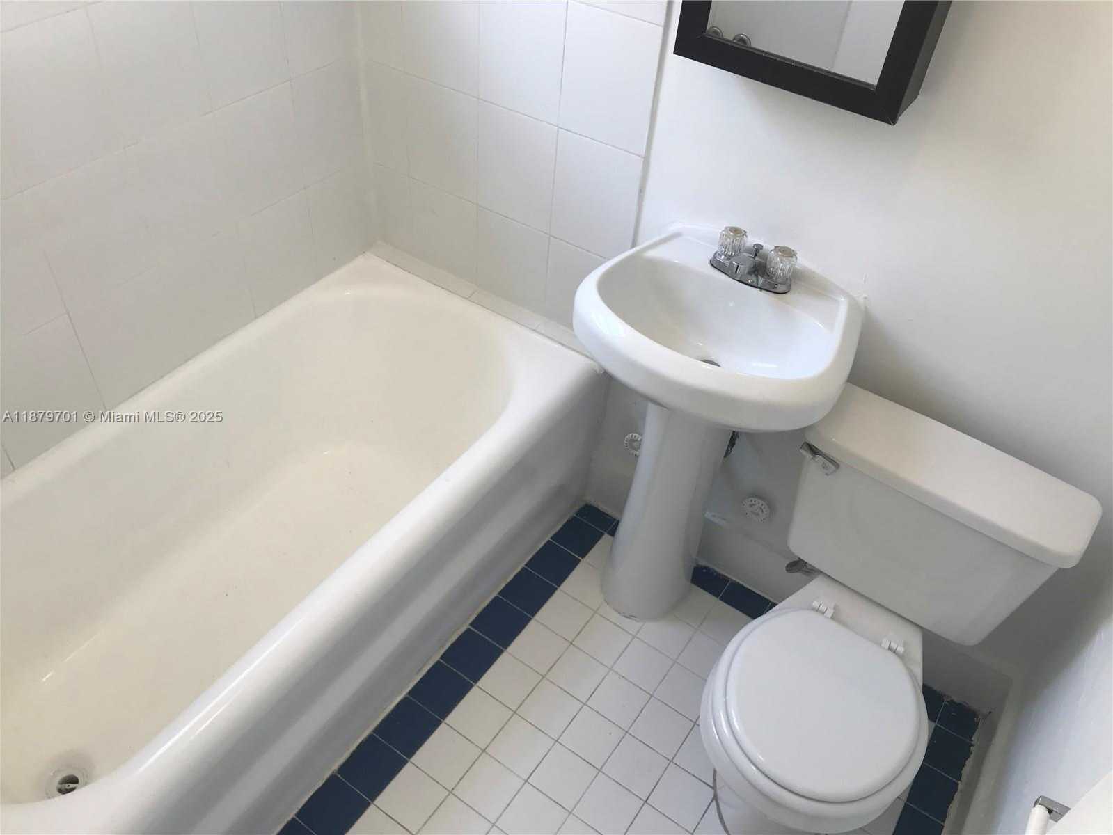 Small Image of 1319 MERIDIAN AVE #206, Miami Beach Number 5