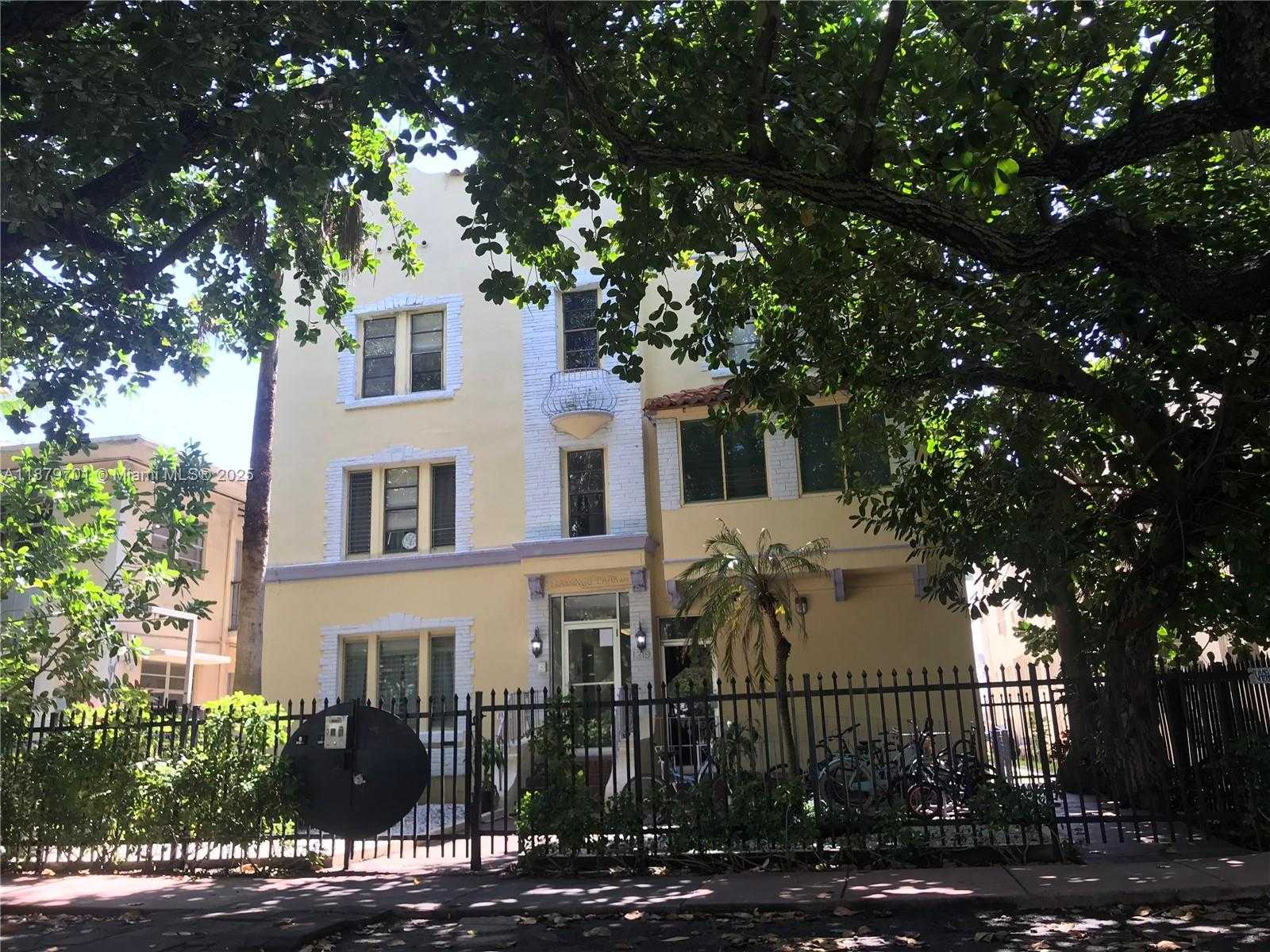 Small Image of 1319 MERIDIAN AVE #206, Miami Beach Number 6