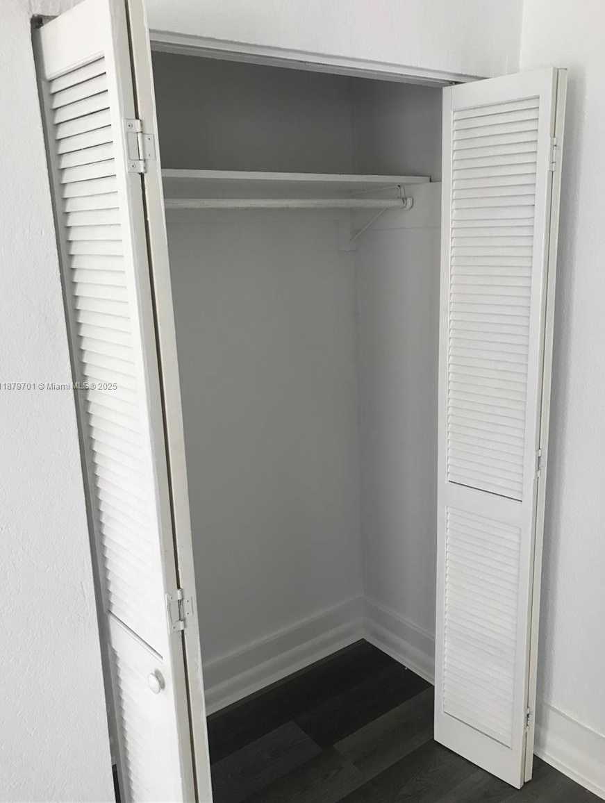 Small Image of 1319 MERIDIAN AVE #206, Miami Beach Number 8