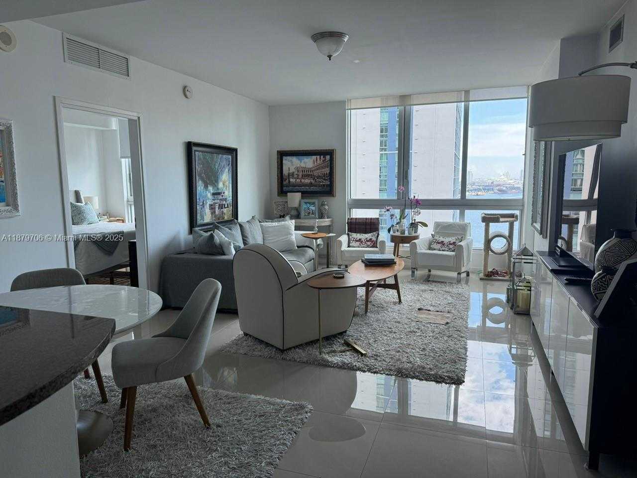Small Image of 300 SOUTH BISCAYNE BLVD #T-1712, Miami Number 29