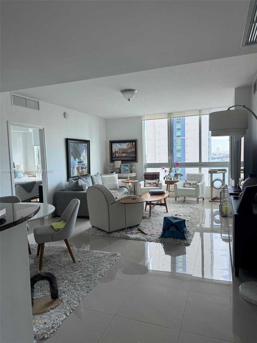 Small Image of 300 SOUTH BISCAYNE BLVD #T-1712, Miami Number 31