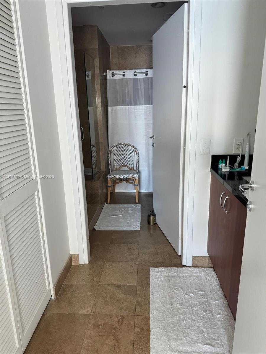 Small Image of 300 SOUTH BISCAYNE BLVD #T-1712, Miami Number 32
