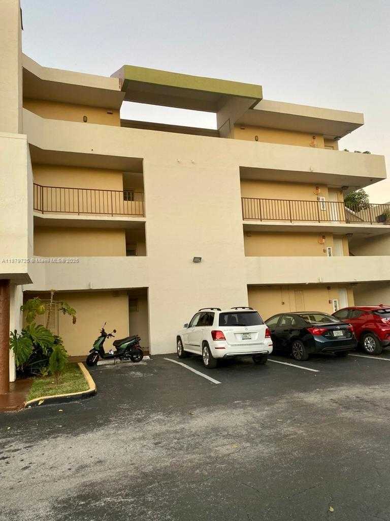 Small Image of 8850 FONTAINEBLEAU BLVD #105, Miami Number 17