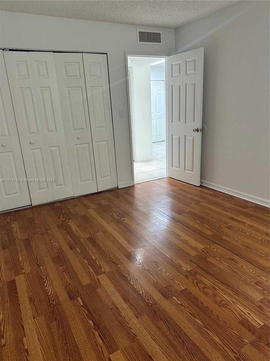 Small Image of 8850 FONTAINEBLEAU BLVD #105, Miami Number 20
