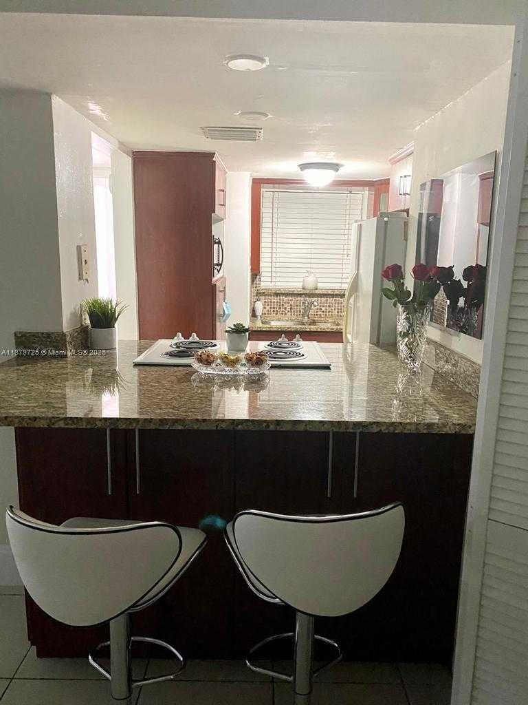 Small Image of 8850 FONTAINEBLEAU BLVD #105, Miami Number 6