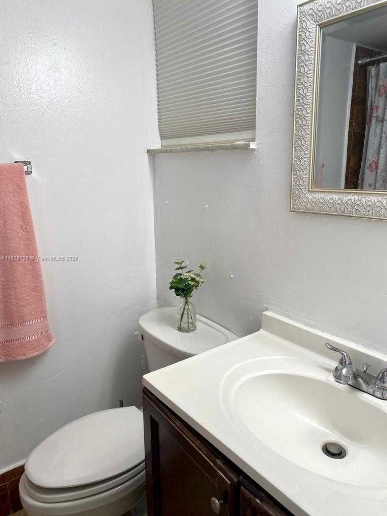 Small Image of 8850 FONTAINEBLEAU BLVD #105, Miami Number 8